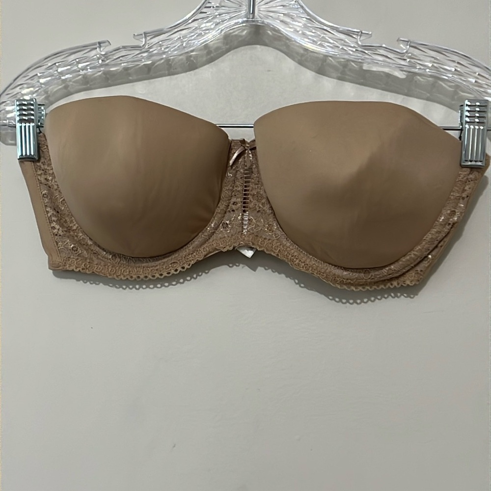 Dkny Nude Strapless Lace Trim Bra